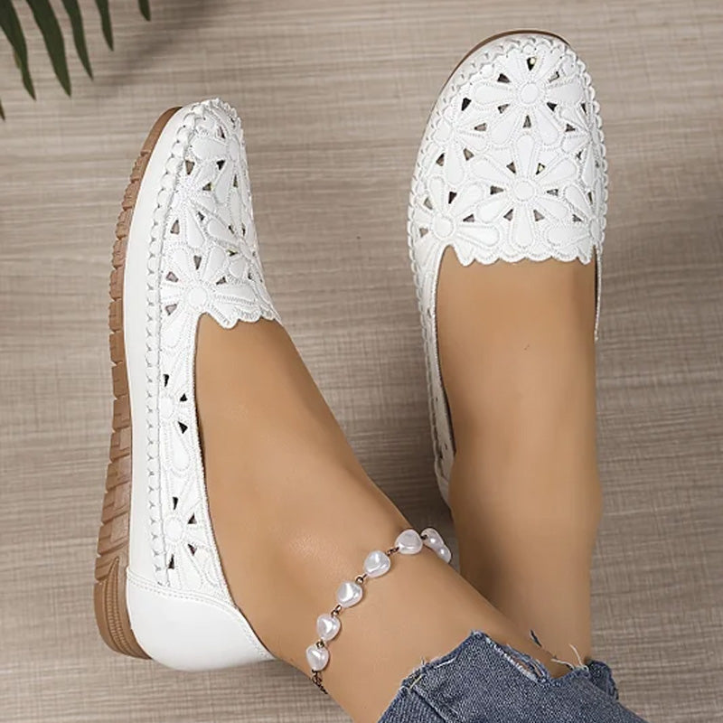 Aniwa | Floral Cut-Out Comfort Loafer